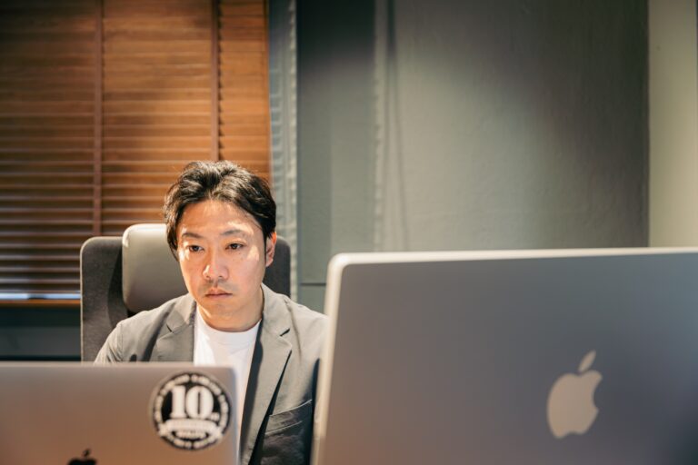 山口剛氏 内装問屋株式会社遠藤紙店と株式会社ミライズを兼務